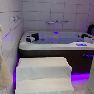 https://gite-avec-spa-privatise-et-studio-a-voglans.hotels-rhonealpes.com
